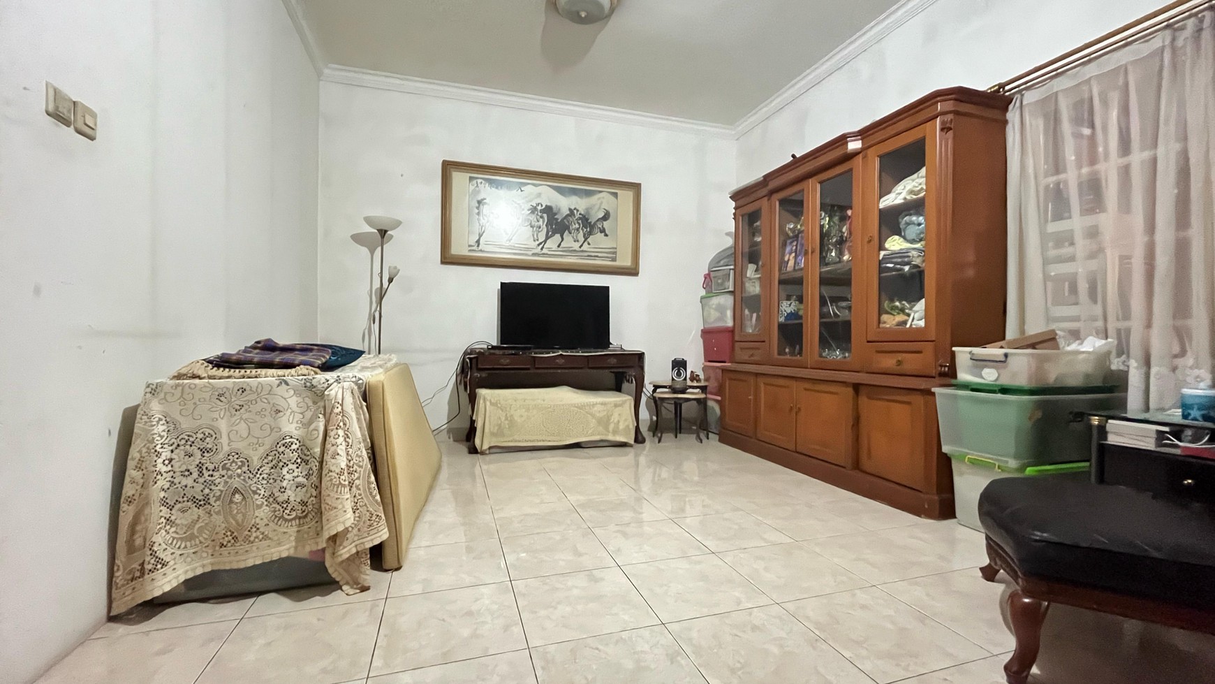 Rumah 2 Lantai Dalam Komplek Berfasilitas Lengkap di Ciputat Timur