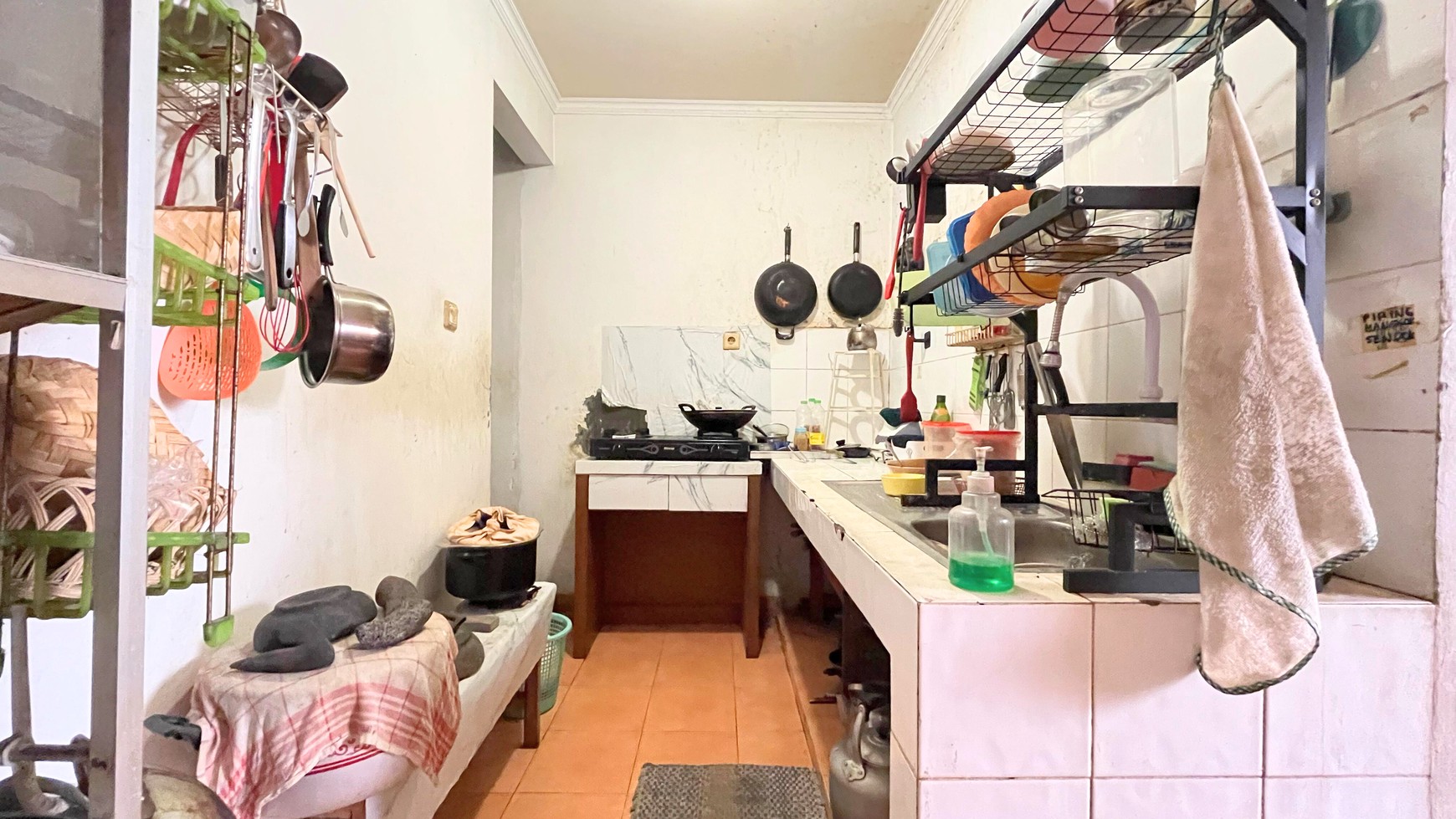 Rumah 2 Lantai Dalam Komplek Berfasilitas Lengkap di Ciputat Timur