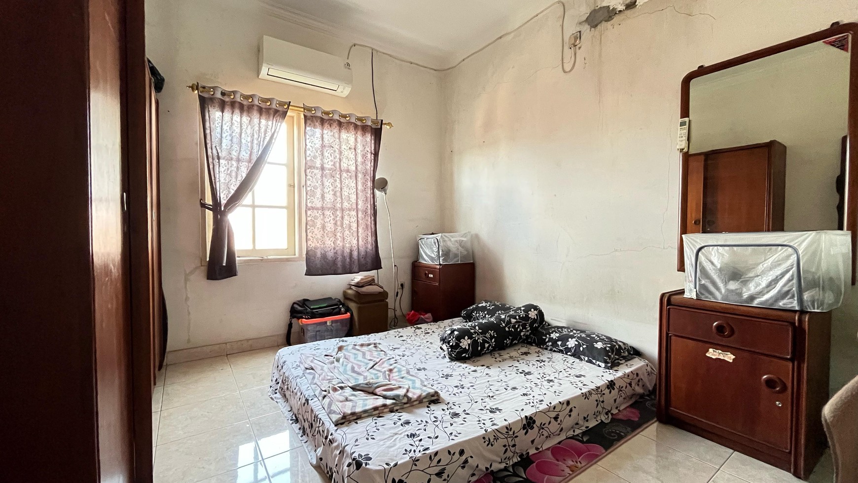 Rumah 2 Lantai Dalam Komplek Berfasilitas Lengkap di Ciputat Timur