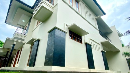 Rumah LUX siap huni di lokasi premium Senayan Bintaro 