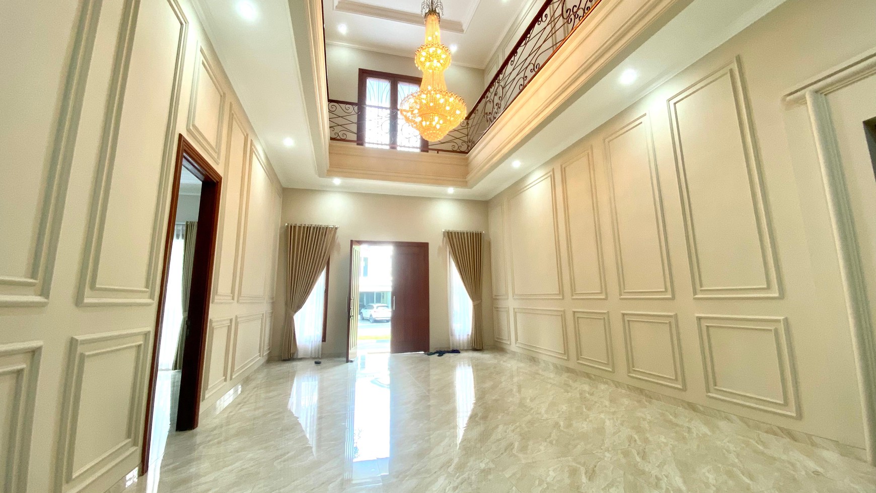 Rumah LUX siap huni di lokasi premium Senayan Bintaro 