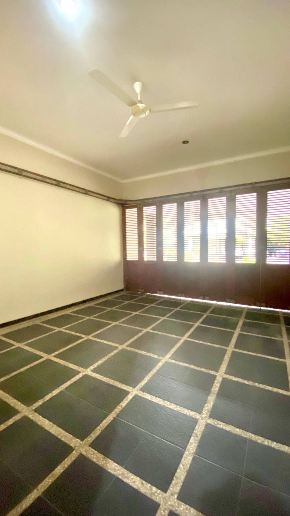 Rumah LUX siap huni di lokasi premium Senayan Bintaro 