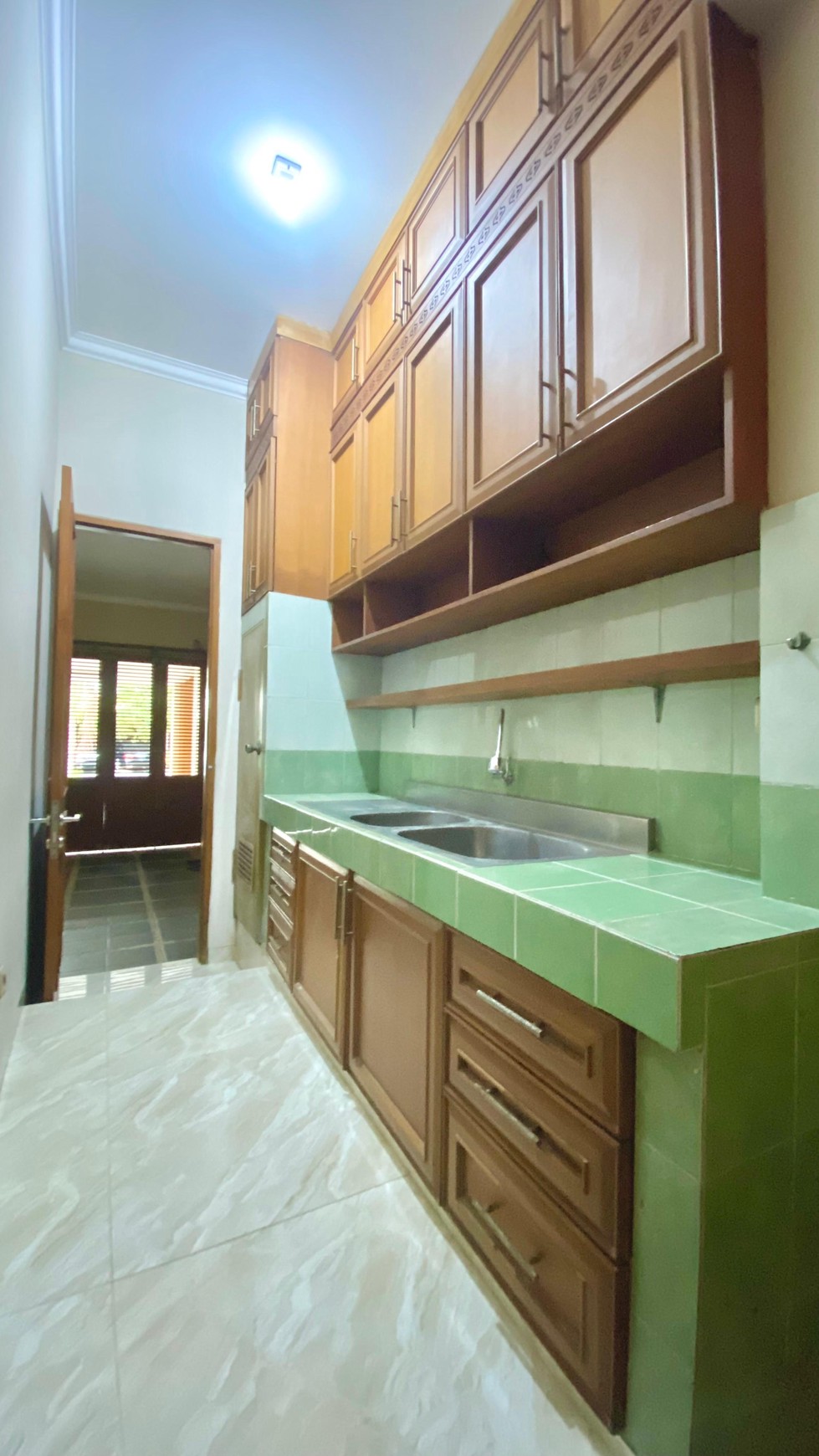 Rumah LUX siap huni di lokasi premium Senayan Bintaro 