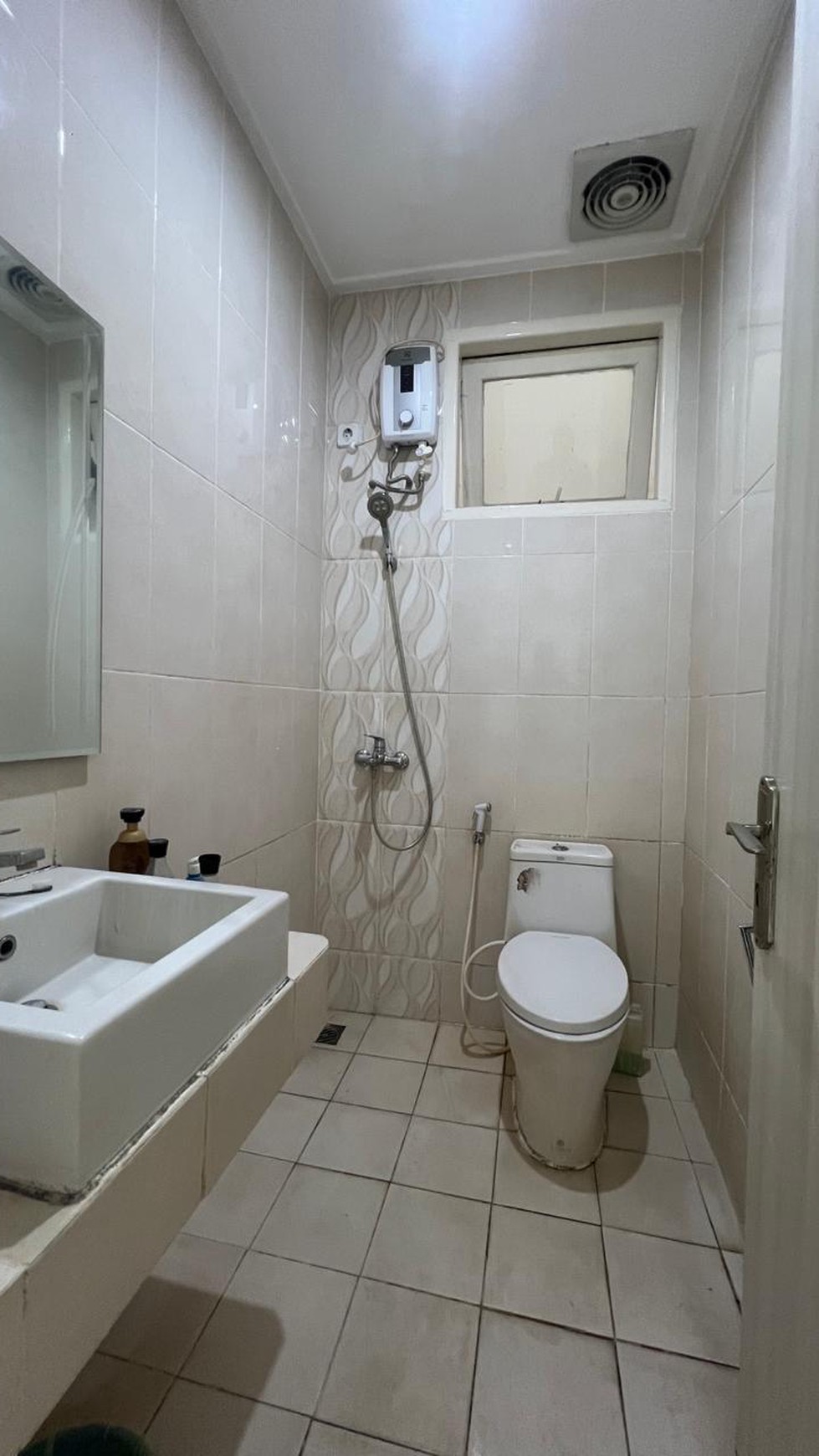 Turun harga Rumah Fully Renovasi  Villa Melati mas Vista