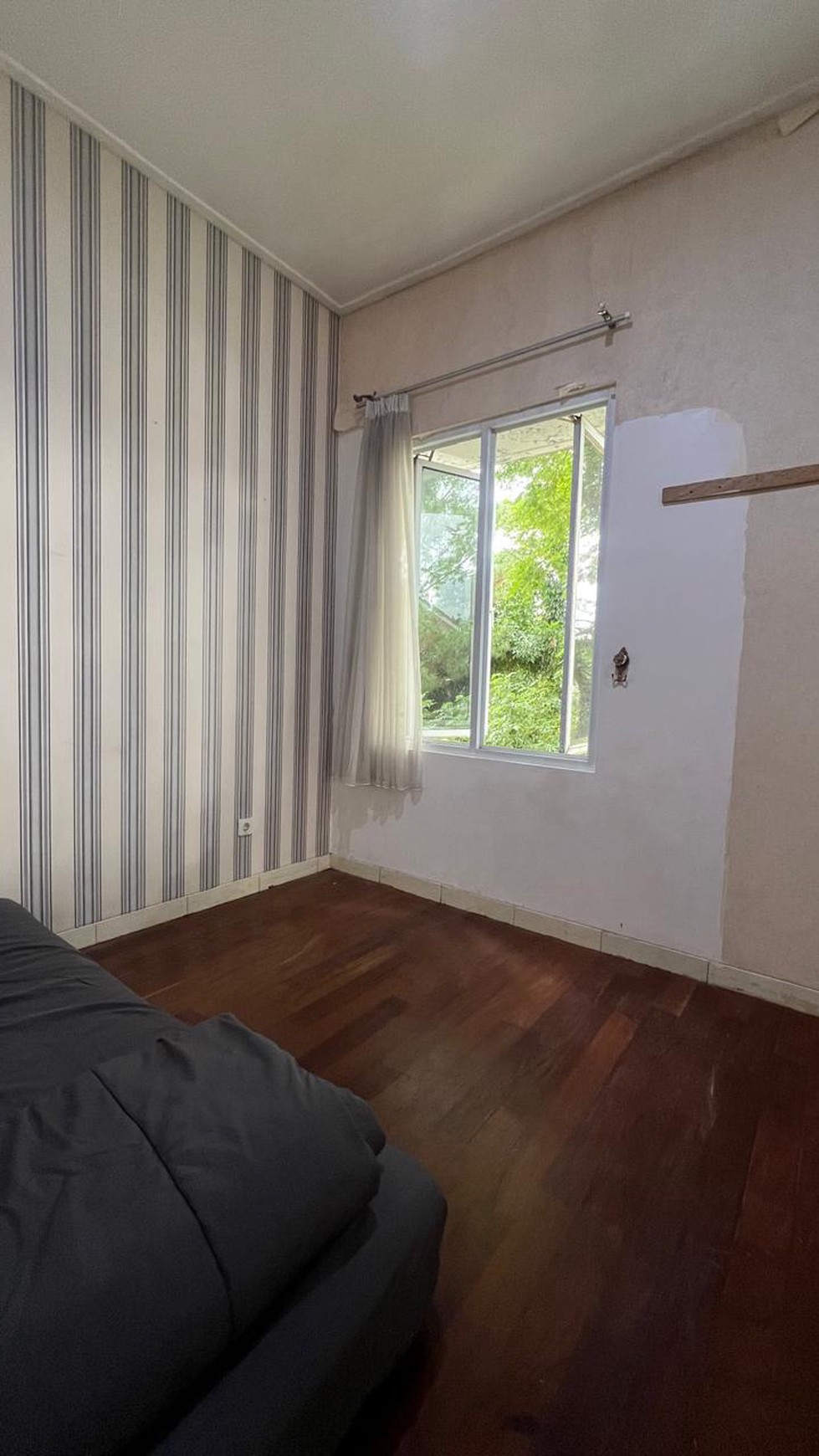 Turun harga Rumah Fully Renovasi  Villa Melati mas Vista