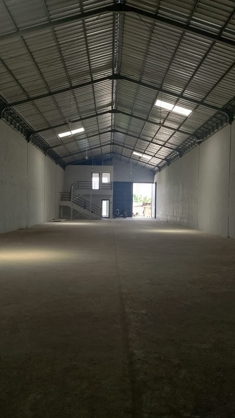 Disewakan Gudang Baru di Komplek Pergudangan