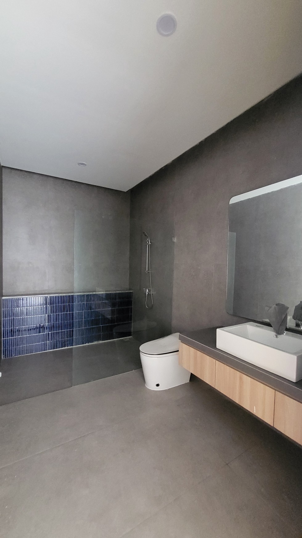 Rumah Baru siap Huni di Alam Sutera Dekat Tol dan Mall