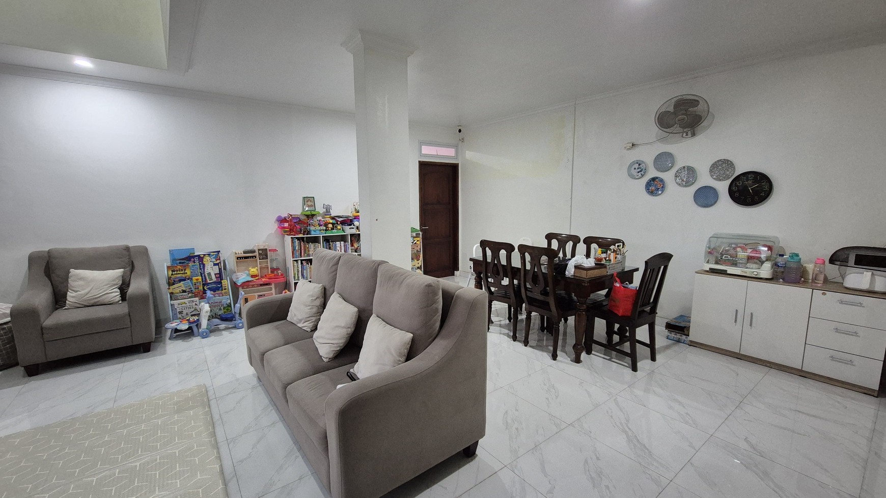 Rumah Bagus Di Komp Griya Jakarta Jl Sawo Pamulang