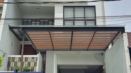Rumah Bagus Di Komp Villa Arteri Kebon Jeruk Jakarta Barat