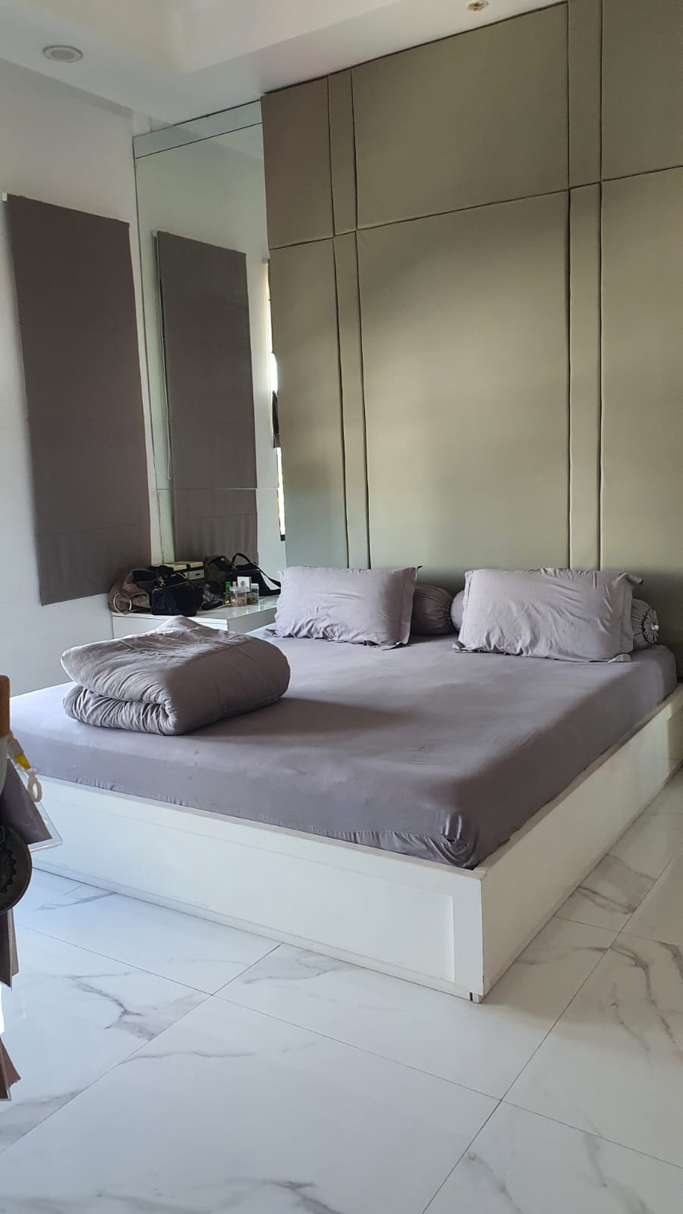 Rumah Bagus Di Komp Villa Arteri Kebon Jeruk Jakarta Barat
