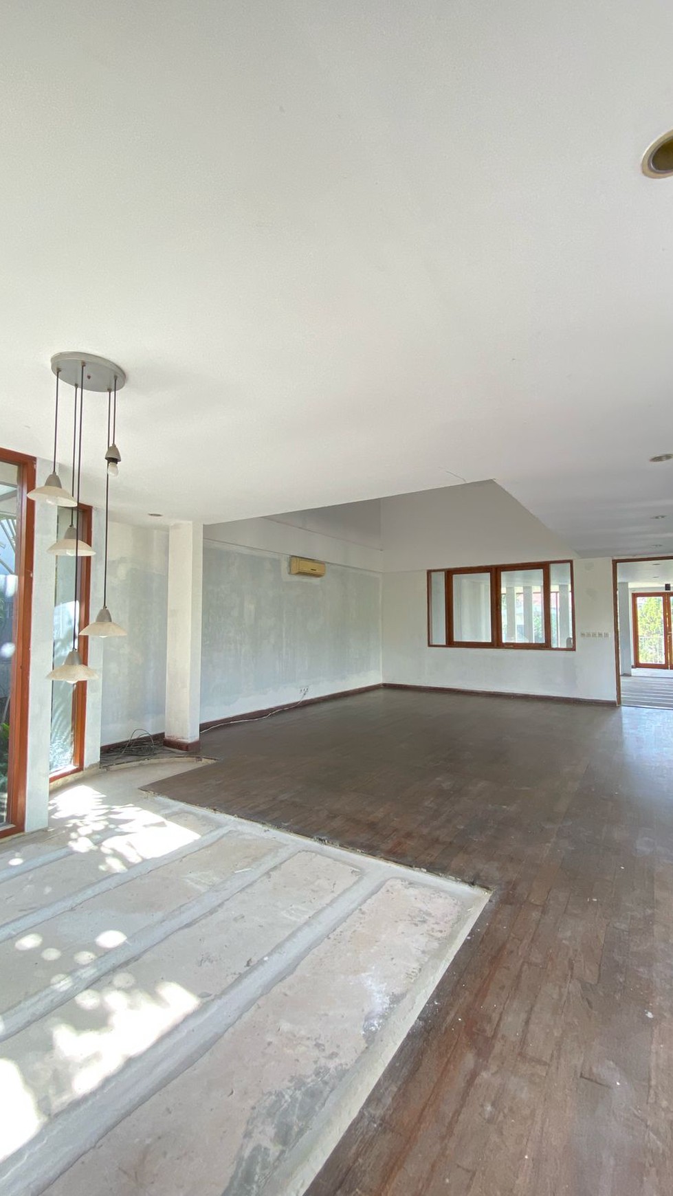 Rumah Mewah Lokasi Strategis di Andara - Harga Spesial