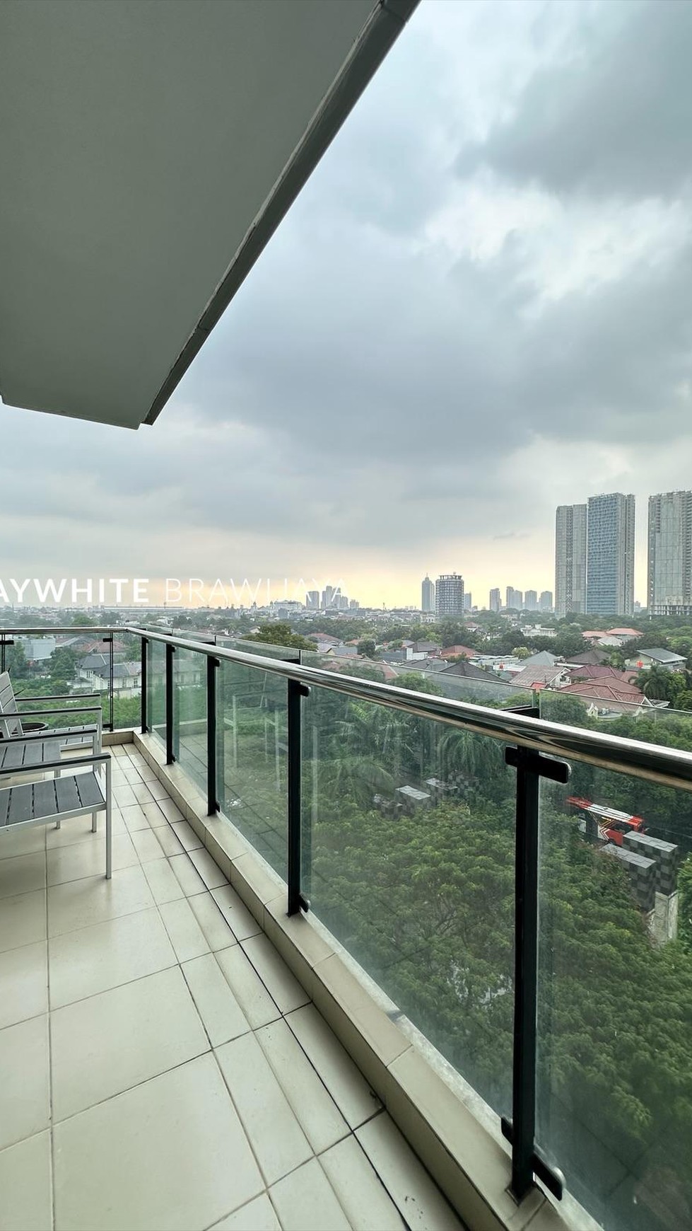 Essence Darmawangsa East Tower 3BR