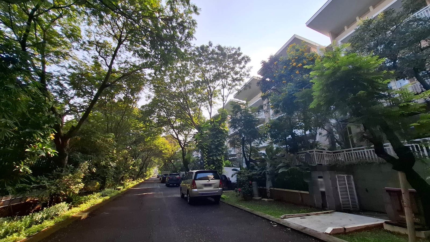 Rumah, Twonhouse Jarang ada, rapi, siap huni Lokasi strategis di Sherwood, Kelapa Gading