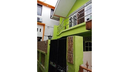 Rumah terawat, rapi lokasi strategis di Jl Johar Baru