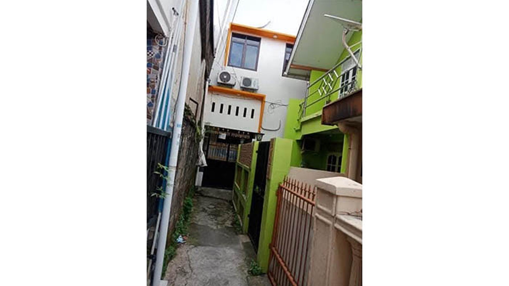 Rumah terawat, rapi lokasi strategis di Jl Johar Baru