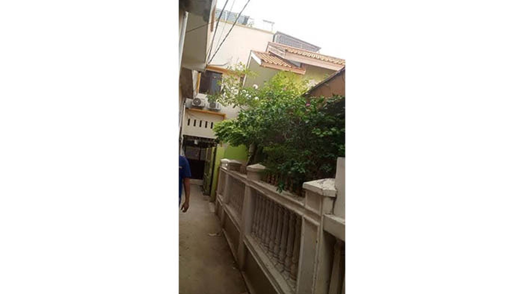 Rumah terawat, rapi lokasi strategis di Jl Johar Baru