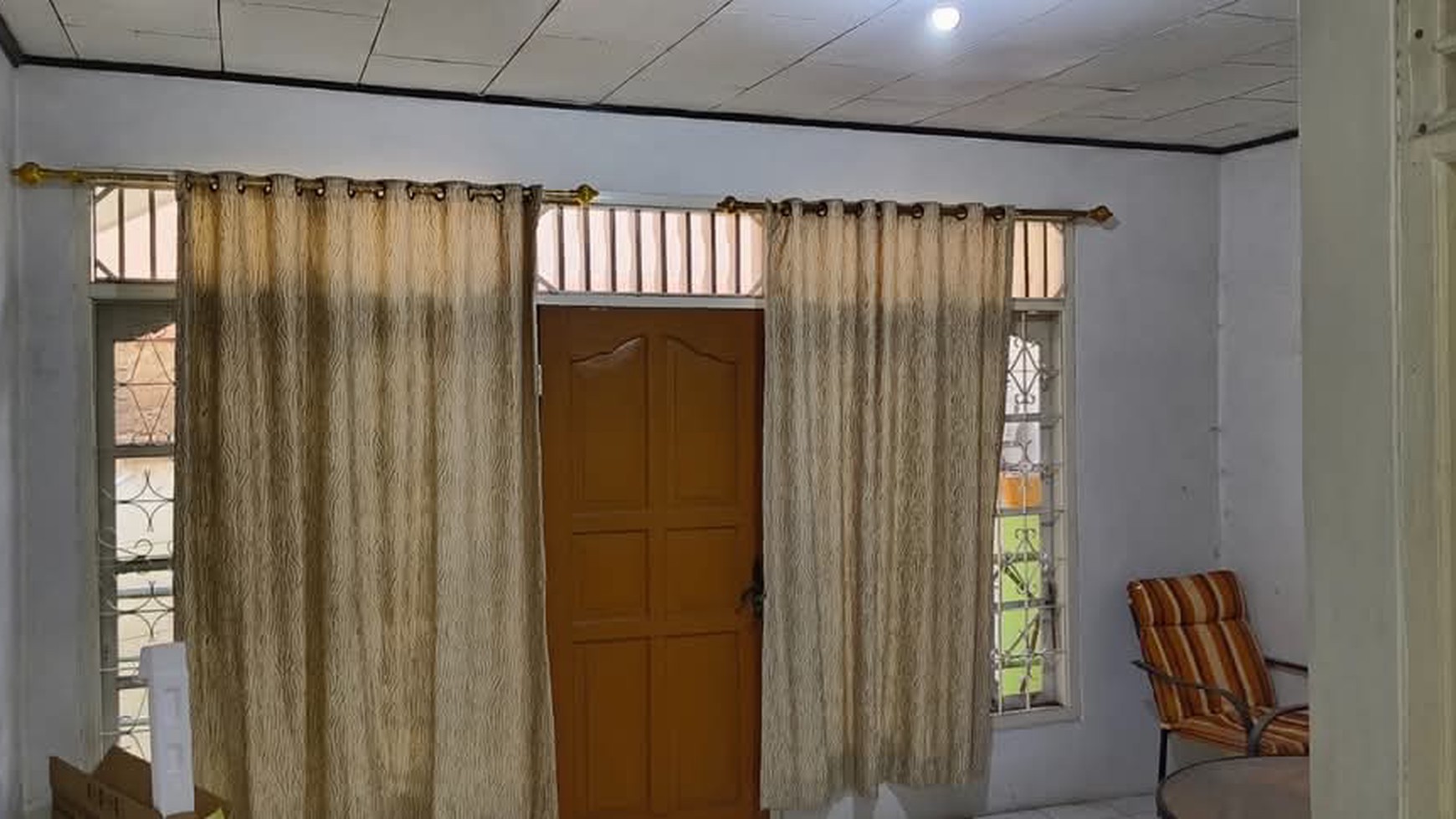 Rumah terawat, rapi lokasi strategis di Jl Johar Baru