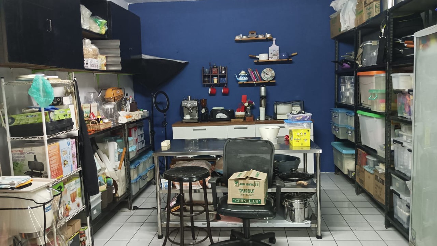 Rumah Posisi Samping Jalan Raya Cocok Untuk Usaha di Tebet Timur
