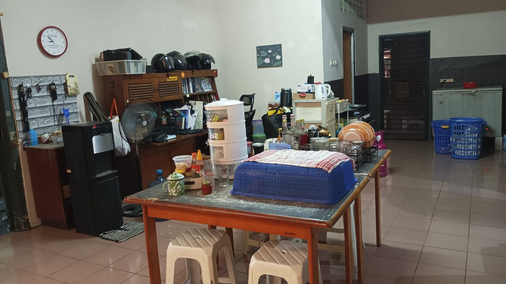 Rumah Posisi Samping Jalan Raya Cocok Untuk Usaha di Tebet Timur