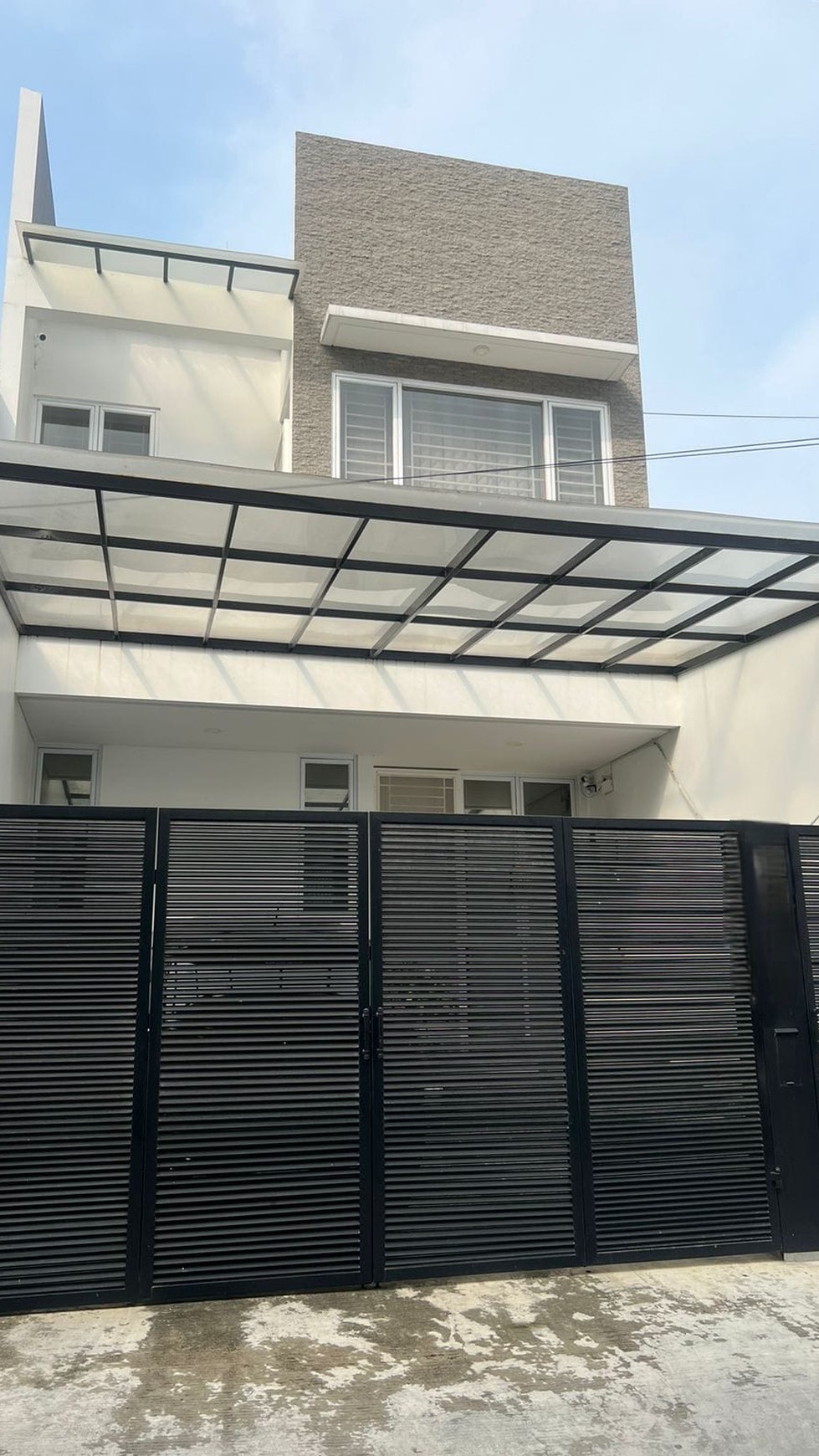 Dijual Rumah Rapih dan Siap Huni di Taman Ratu