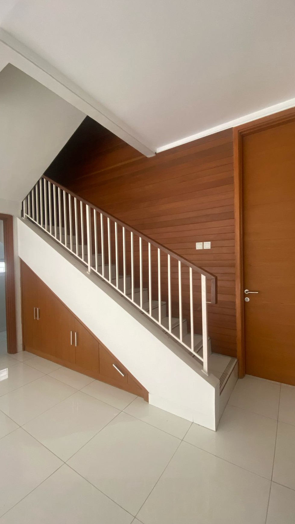 Di Sewakan Rumah Cantik Siap Huni Lingkungan Asri dan Nyaman @Bintaro Sektor 9.