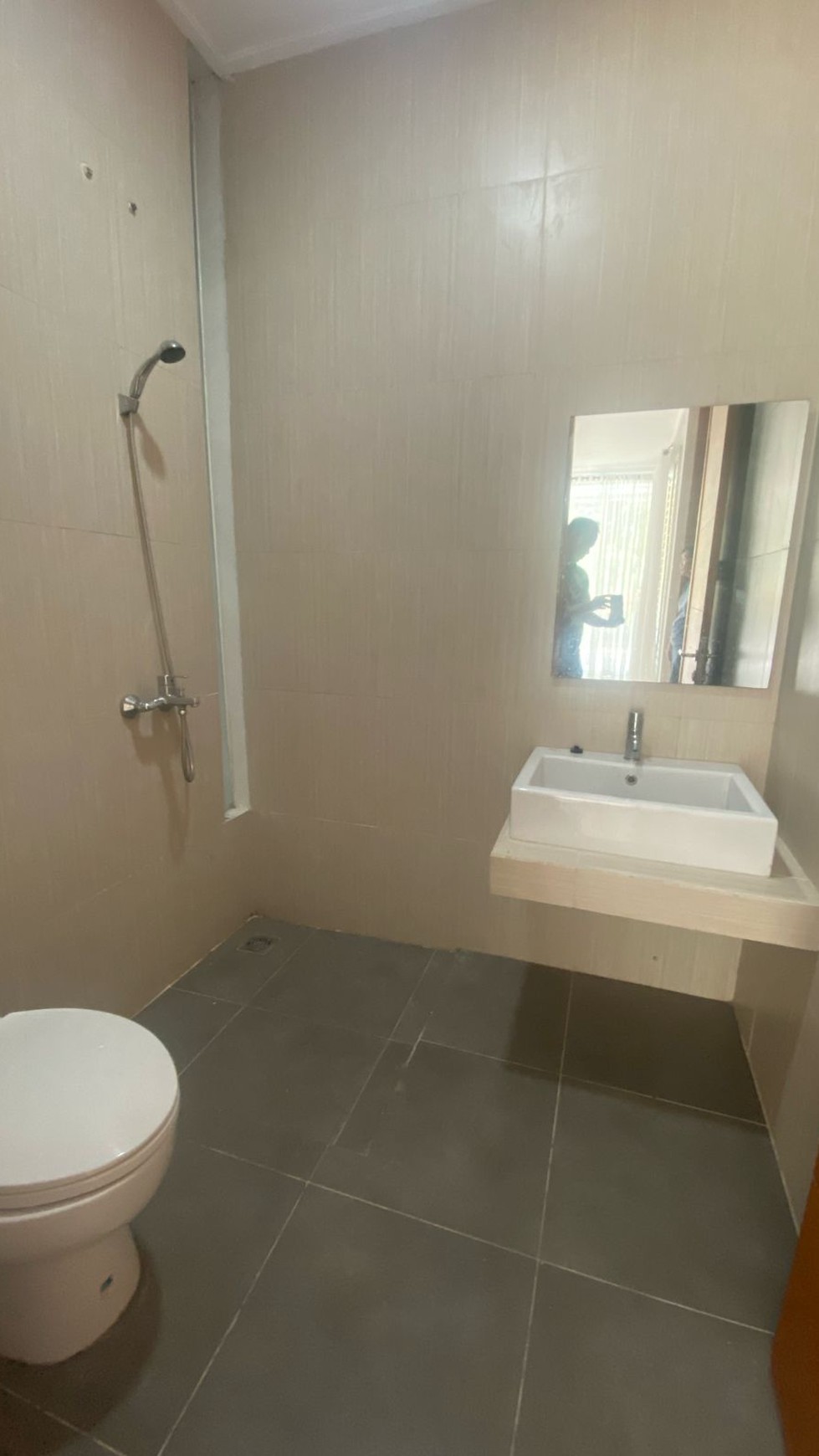 Di Sewakan Rumah Cantik Siap Huni Lingkungan Asri dan Nyaman @Bintaro Sektor 9.