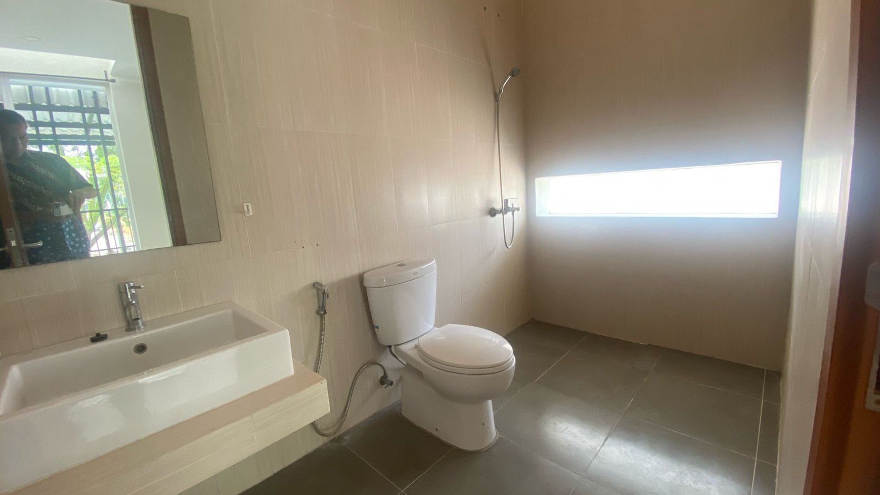 Di Sewakan Rumah Cantik Siap Huni Lingkungan Asri dan Nyaman @Bintaro Sektor 9.