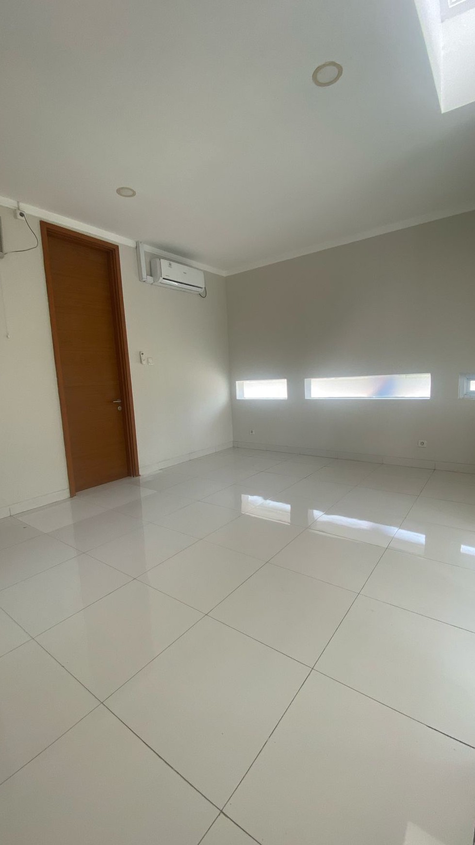 Di Sewakan Rumah Cantik Siap Huni Lingkungan Asri dan Nyaman @Bintaro Sektor 9.