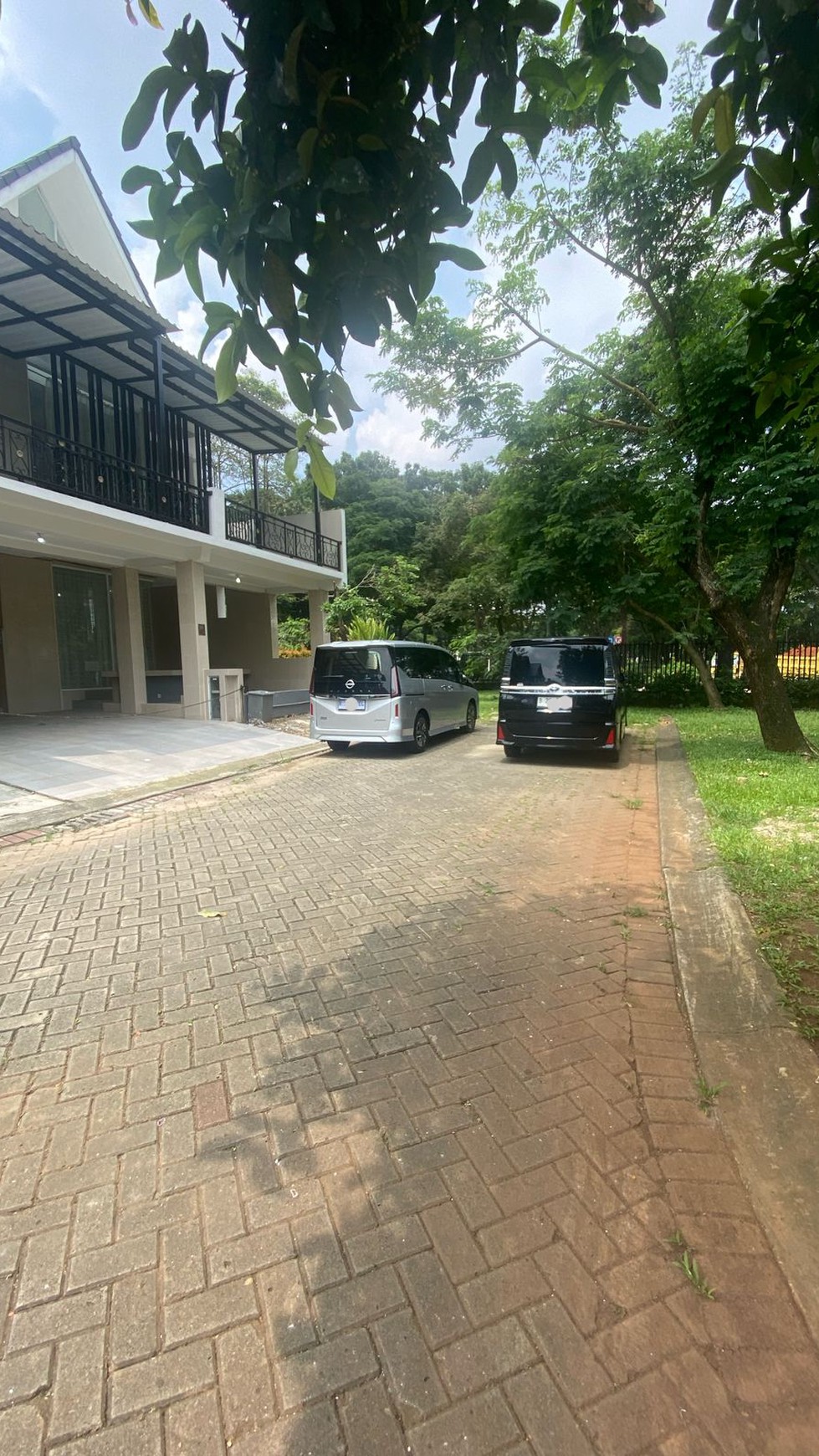 Di Sewakan Rumah Cantik Siap Huni Lingkungan Asri dan Nyaman @Bintaro Sektor 9.