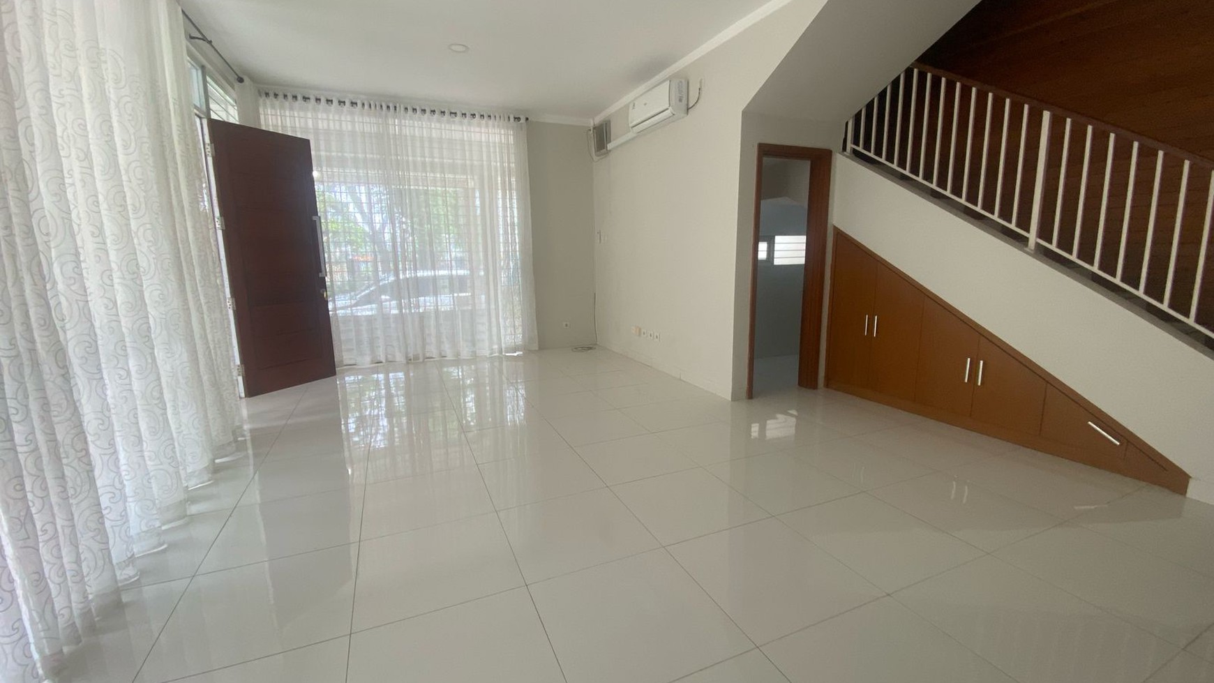 Di Sewakan Rumah Cantik Siap Huni Lingkungan Asri dan Nyaman @Bintaro Sektor 9.