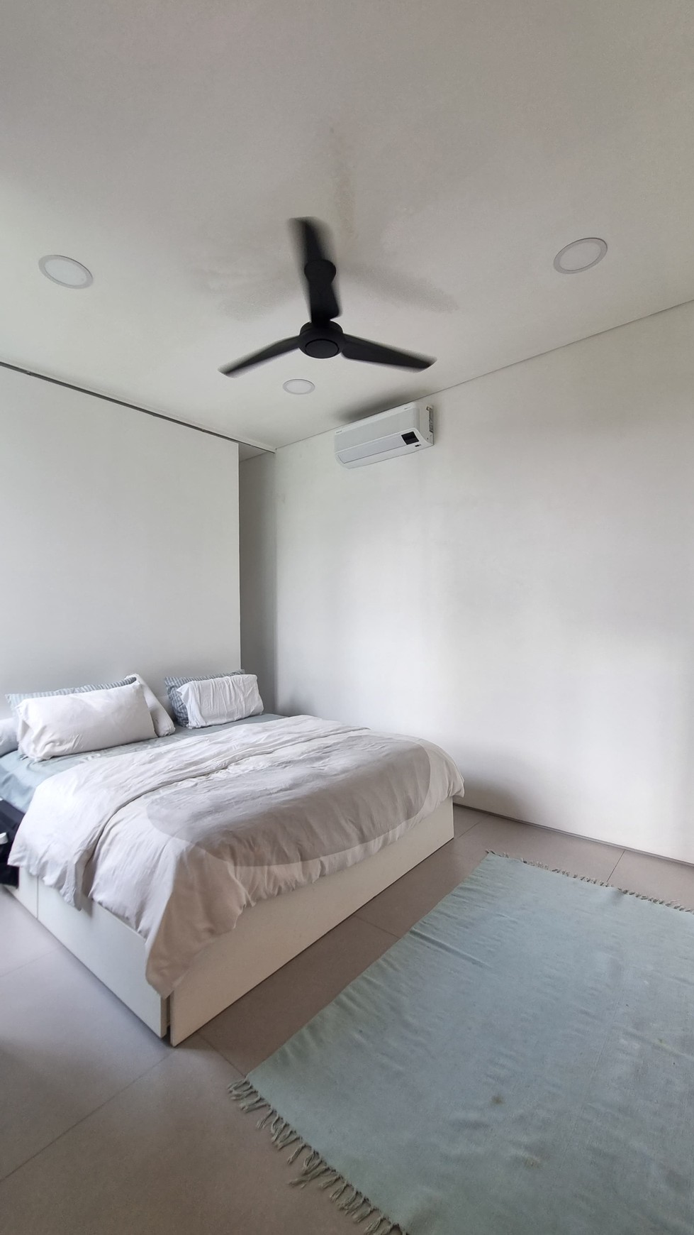 Rumah Area Bintaro Sektor 2 Model Industrial siap huni 3 lantai