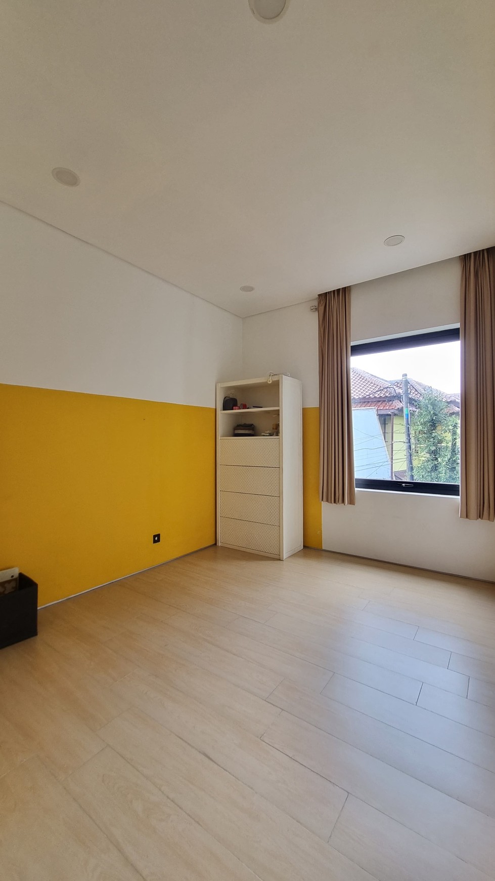Rumah Area Bintaro Sektor 2 Model Industrial siap huni 3 lantai