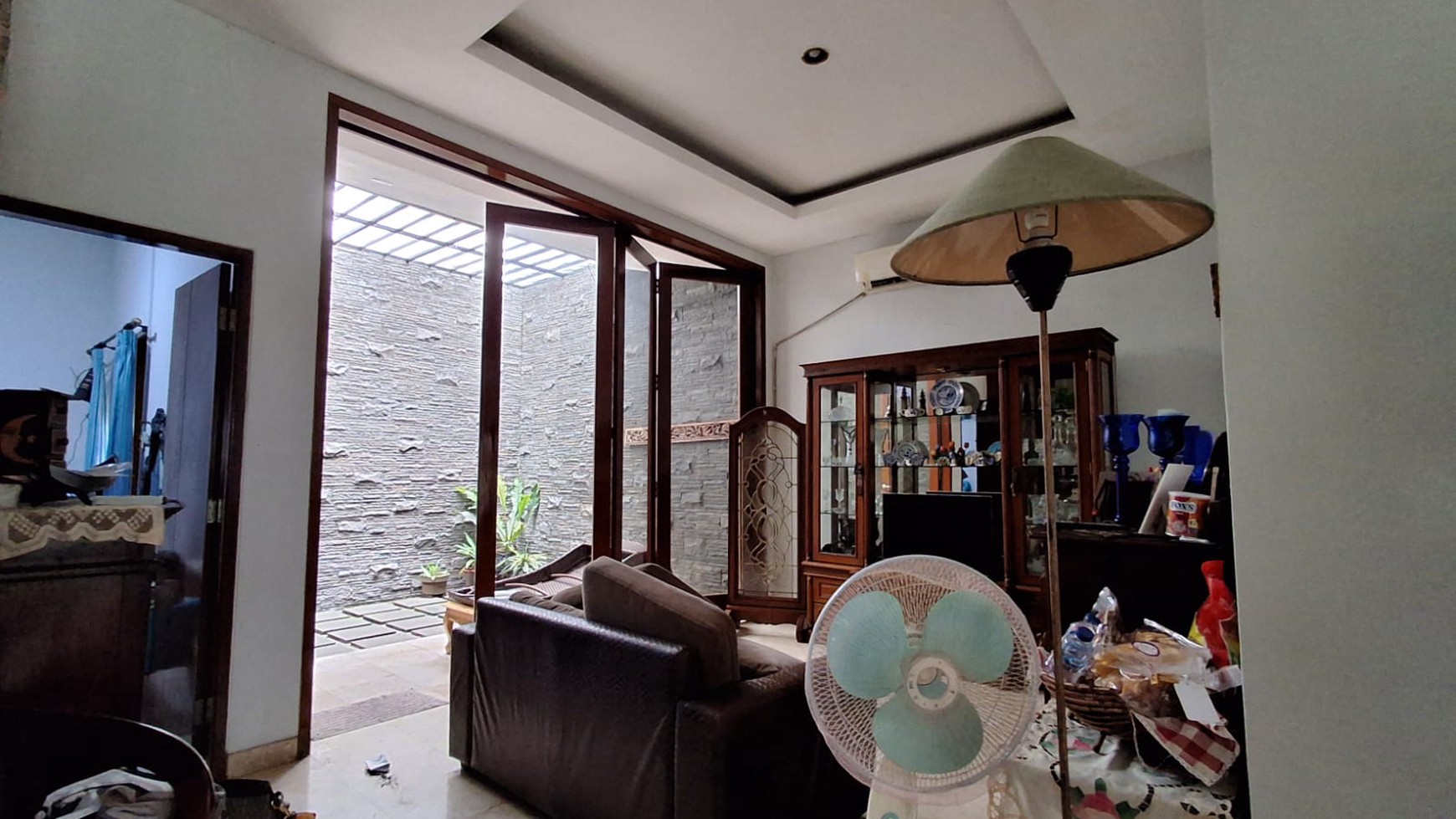 DIJUAL RUMAH 2 LT Lokasi STRATEGIS Lebak Bulus Jaksel