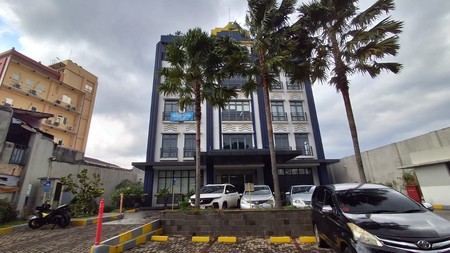 Di Sewakan Gedung Komersial  lokasi strategis, Bangunan Baru.  Lebak Bulus, Jakarta Selatan