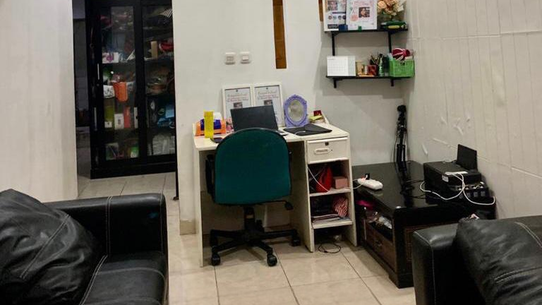 Dijual Cepat Rumah Tinggal lokasi strategis daerah Selatan dekat exit tol Andara.