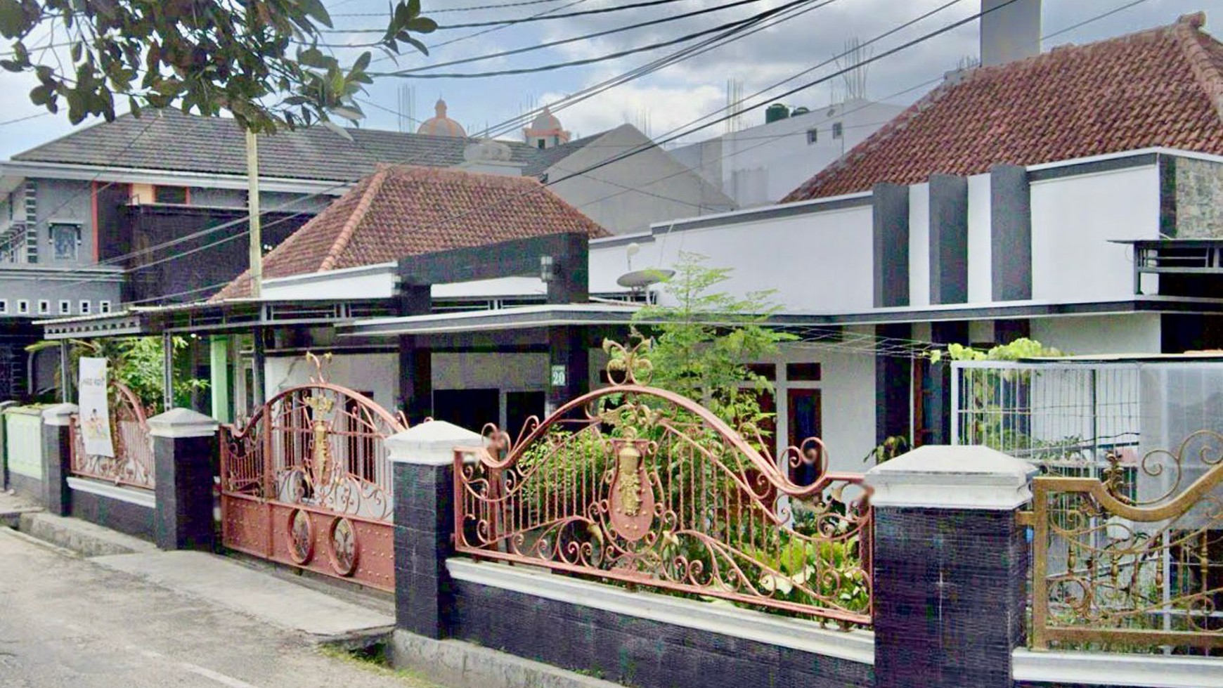 Dijual Rumah Strategis di Pusat Kota (Enggal)