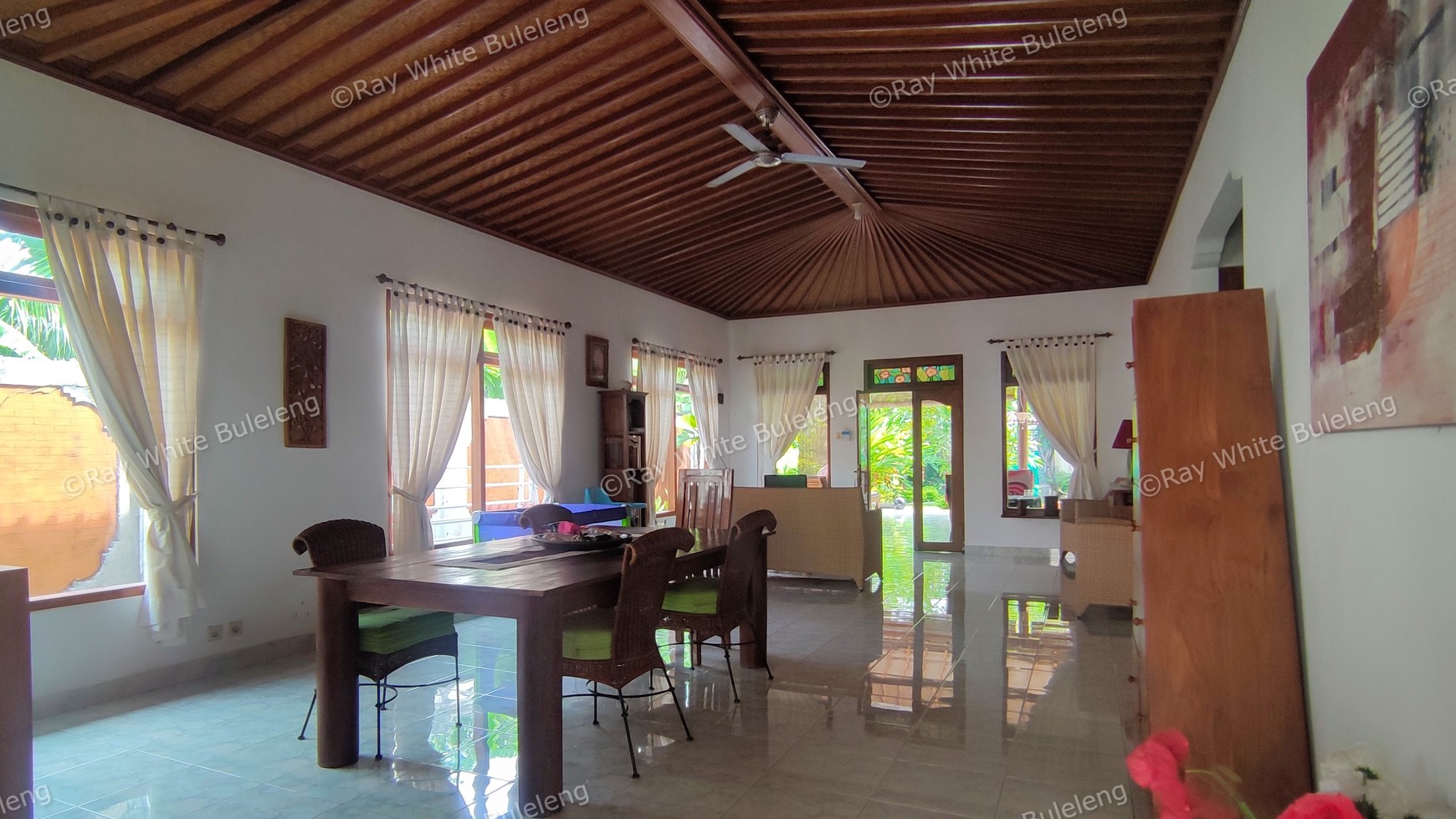 A STUNNING VILLA LOCATED IN THE HEART OF KALIBUKBUK LOVINA