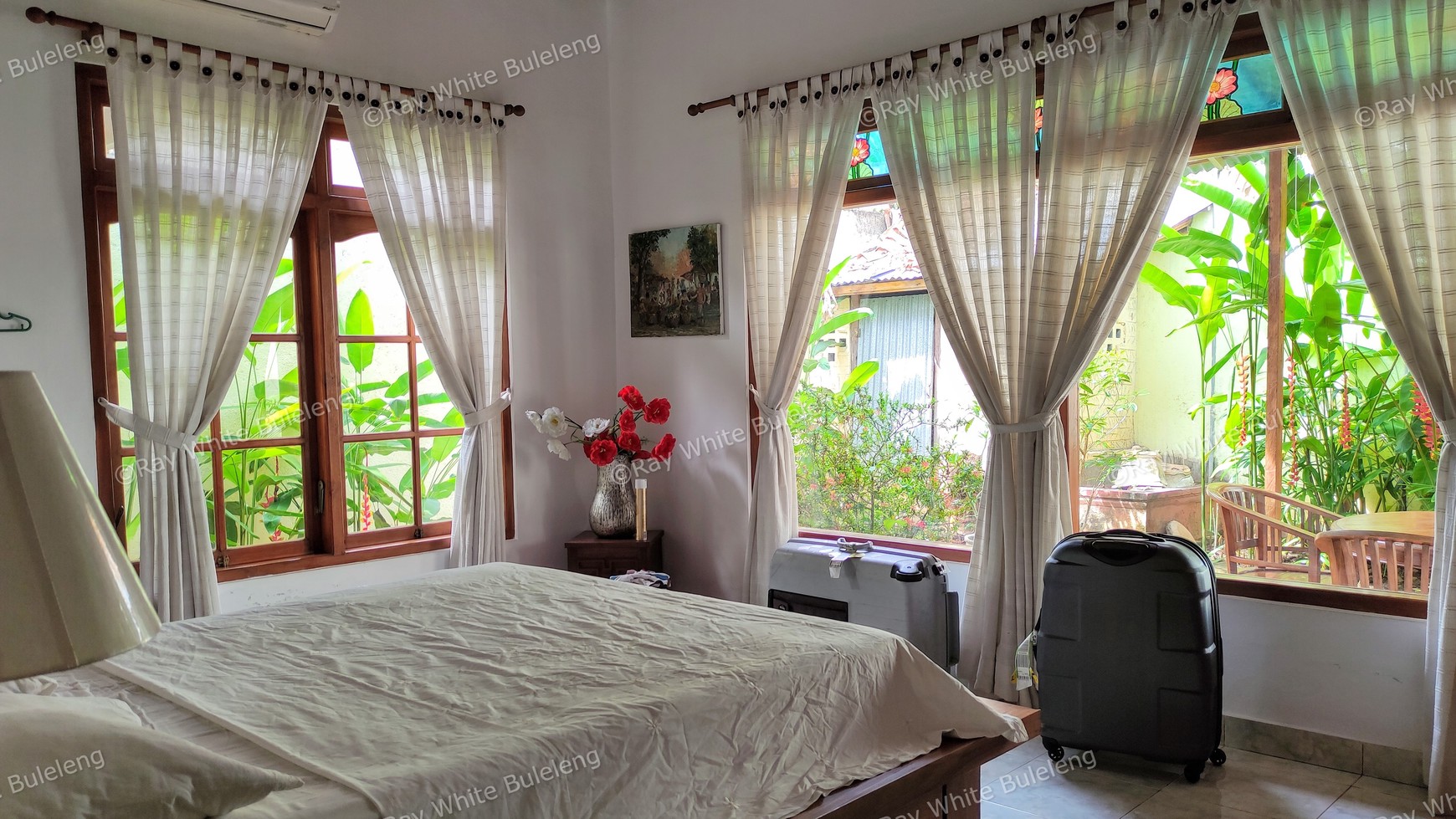 A STUNNING VILLA LOCATED IN THE HEART OF KALIBUKBUK LOVINA