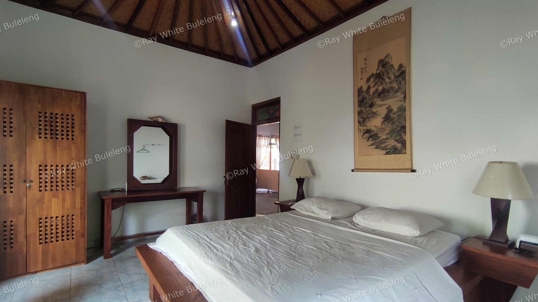 A STUNNING VILLA LOCATED IN THE HEART OF KALIBUKBUK LOVINA