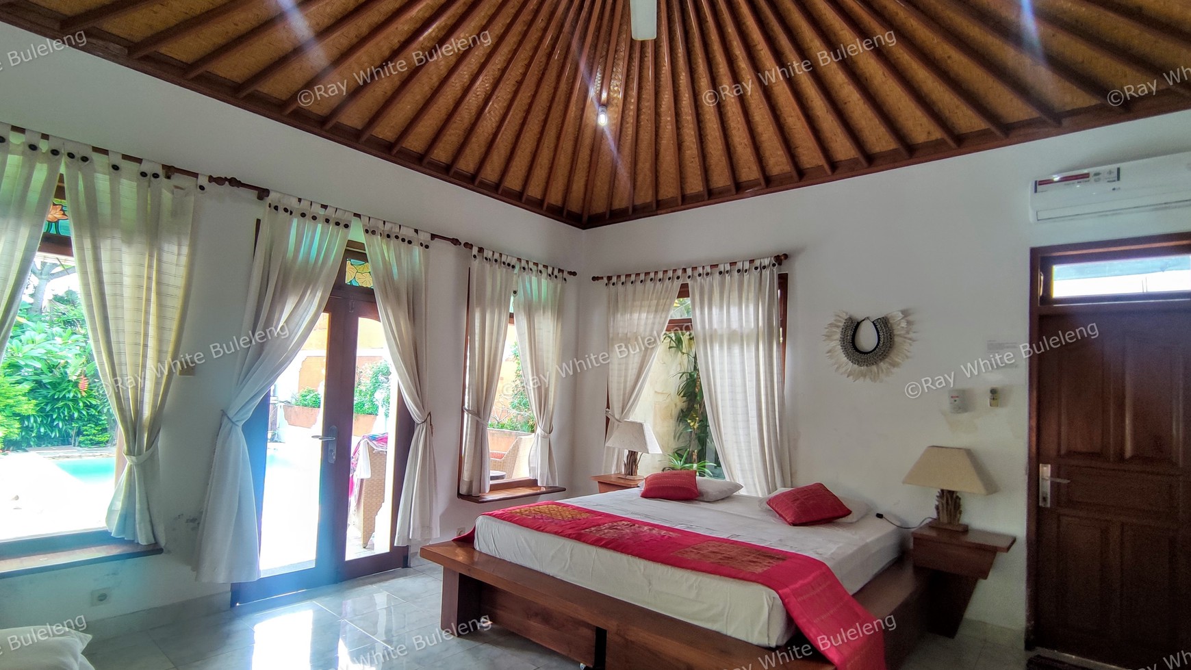 A STUNNING VILLA LOCATED IN THE HEART OF KALIBUKBUK LOVINA
