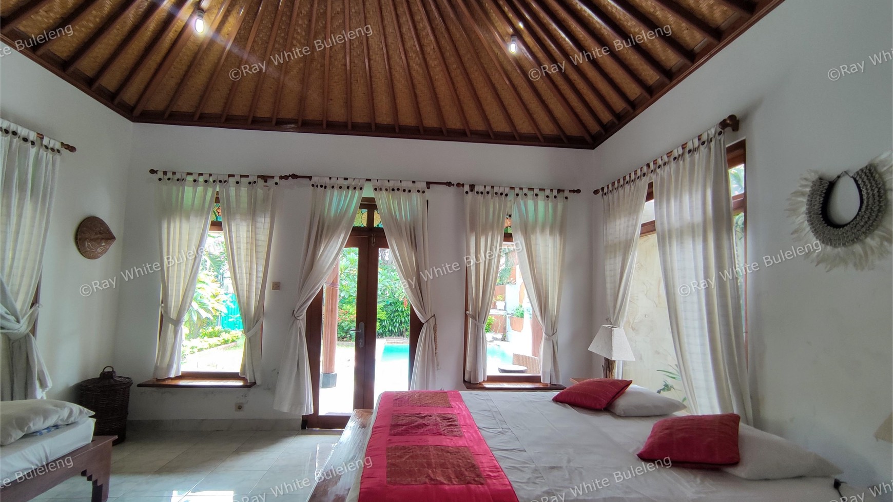 A STUNNING VILLA LOCATED IN THE HEART OF KALIBUKBUK LOVINA
