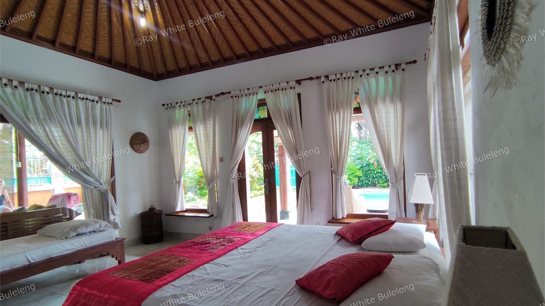 A STUNNING VILLA LOCATED IN THE HEART OF KALIBUKBUK LOVINA