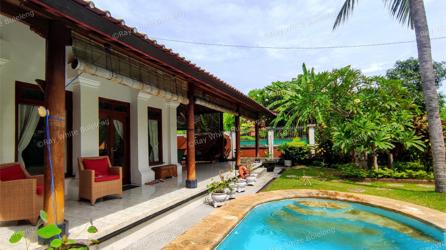 A STUNNING VILLA LOCATED IN THE HEART OF KALIBUKBUK LOVINA