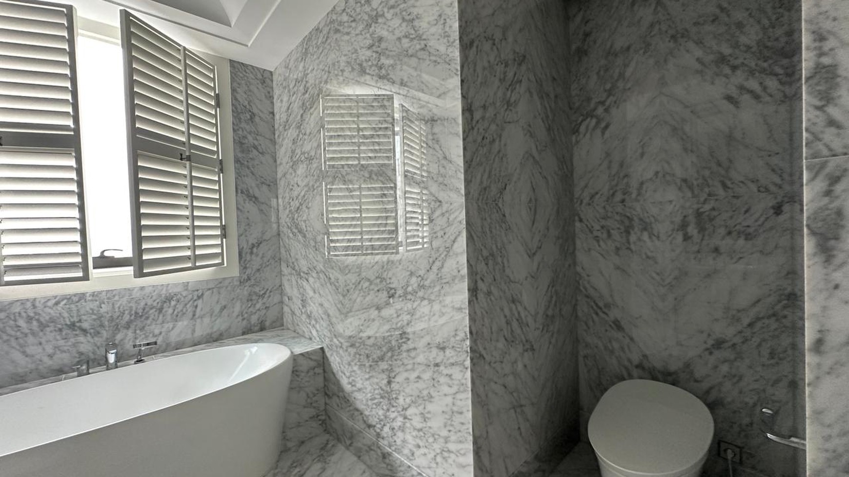 Disewa Apartemen Mewah St. Regis Kuningan
