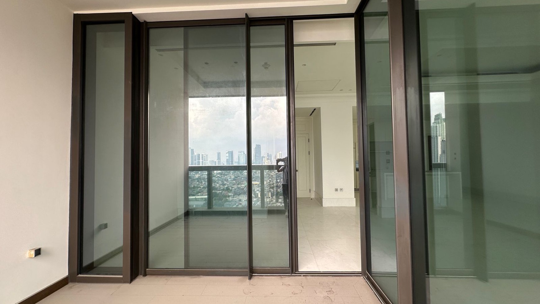 Disewa Apartemen Mewah St. Regis Kuningan