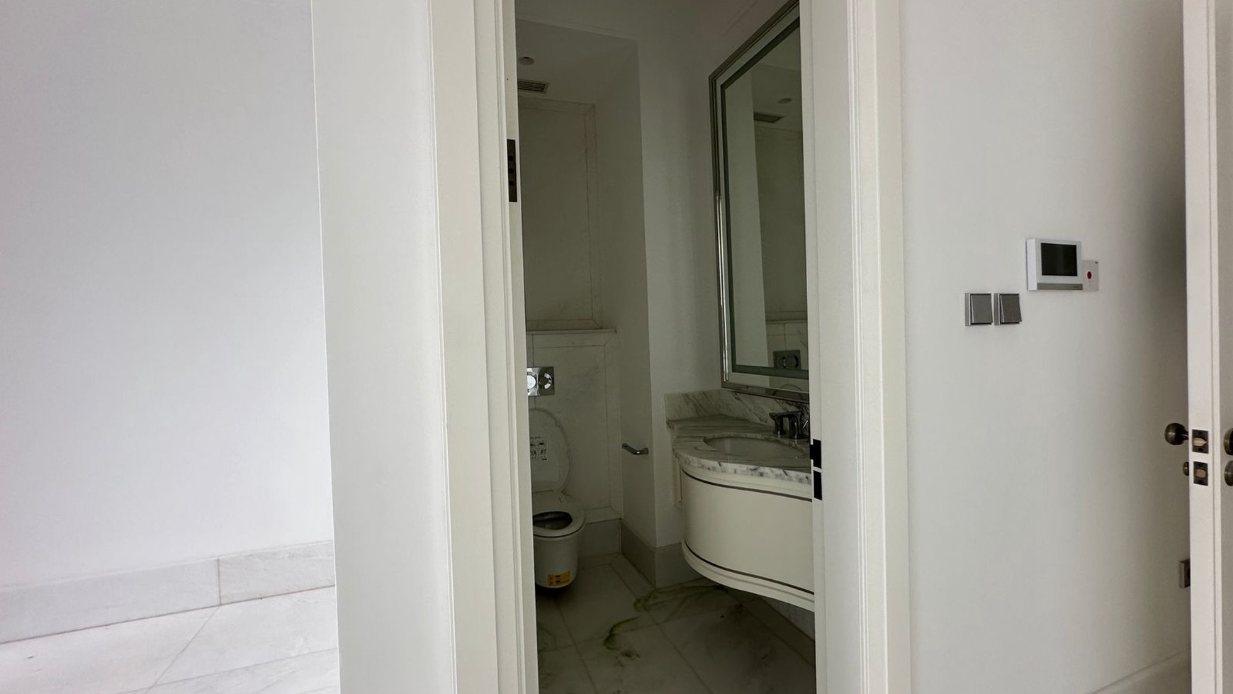 Disewa Apartemen Mewah St. Regis Kuningan