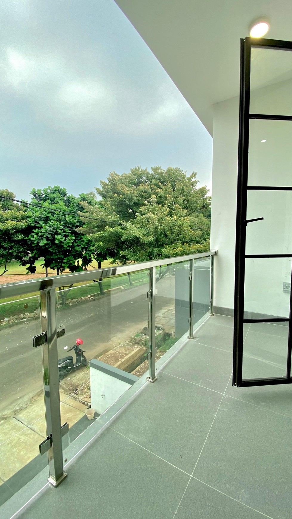 Rumah brand new Minimalis di Graha Bintaro