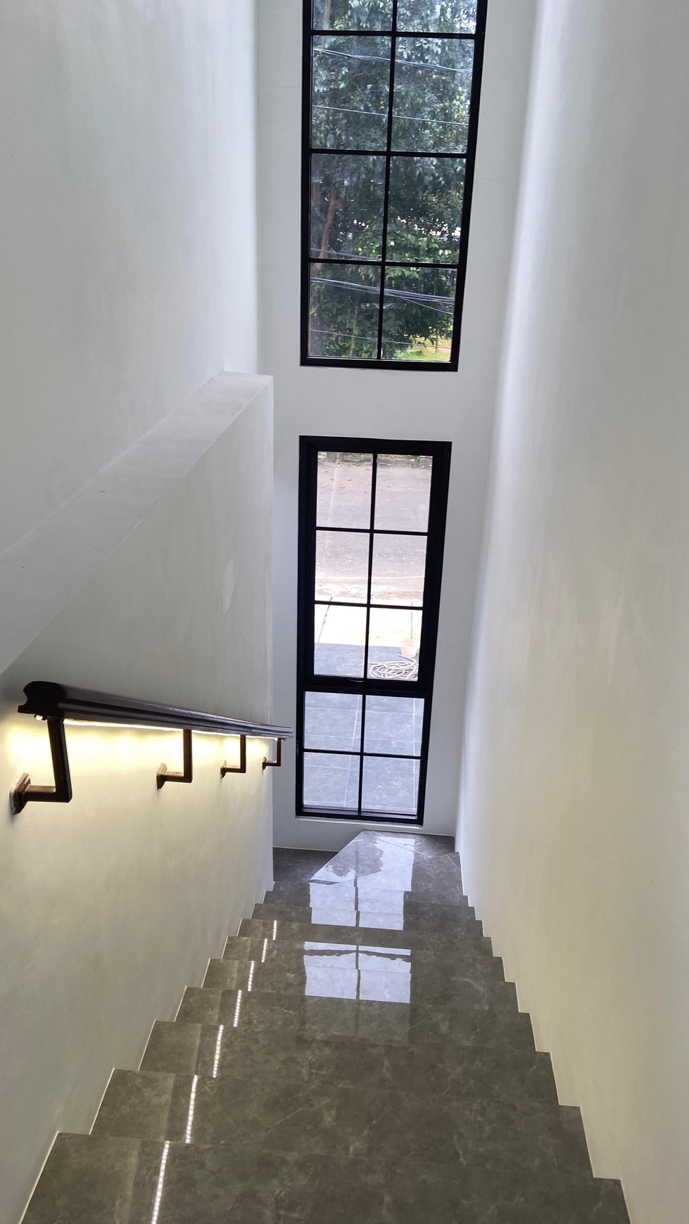 Rumah brand new Minimalis di Graha Bintaro