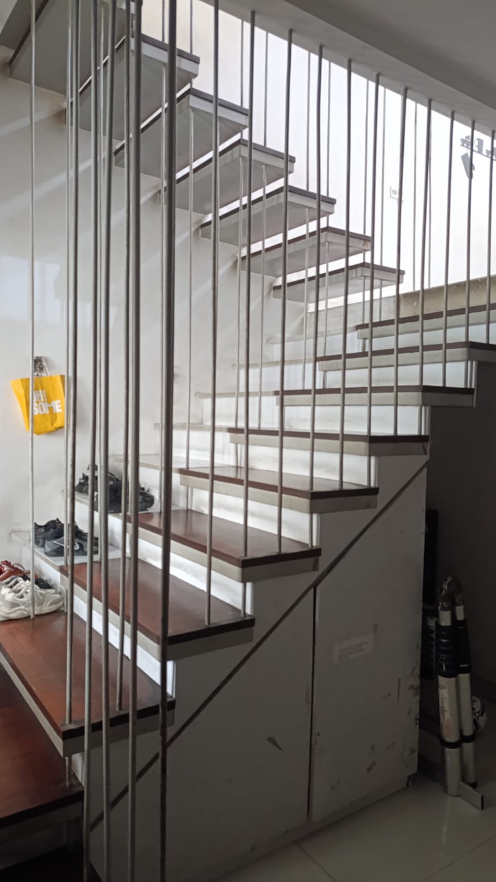 Rumah 4 lantai bagus semi furnished ,Minim Renov di Kelapa Gading