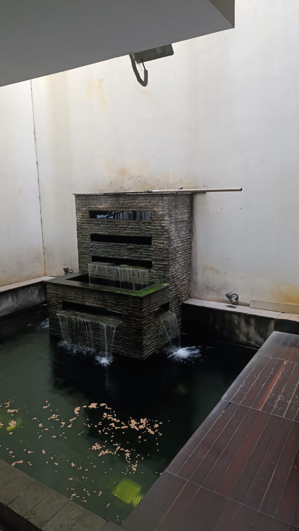 Rumah 4 lantai bagus semi furnished ,Minim Renov di Kelapa Gading